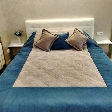 Apartment "Comfort" In The Center Černivci Esterno foto