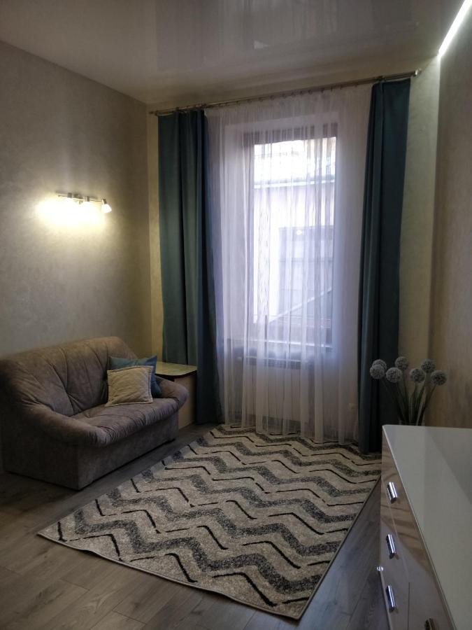 Apartment "Comfort" In The Center Černivci Esterno foto