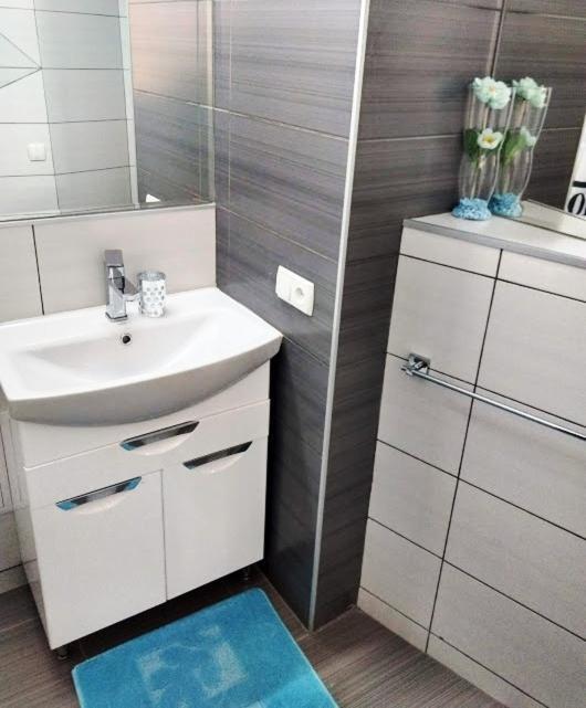 Apartment "Comfort" In The Center Černivci Esterno foto